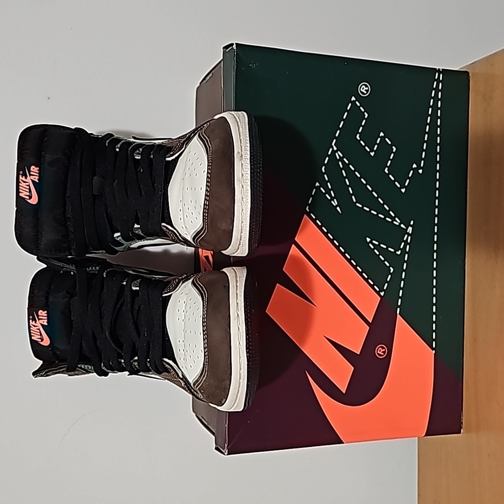 FOR SALE AIR JORDAN RETRO 1 HANDCRAFTED SIZE 10, BARELY WORN.